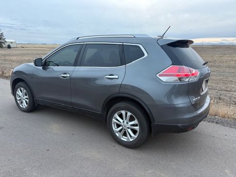 Used 2016 Nissan Rogue SV w/ SV Moonroof Package image 16
