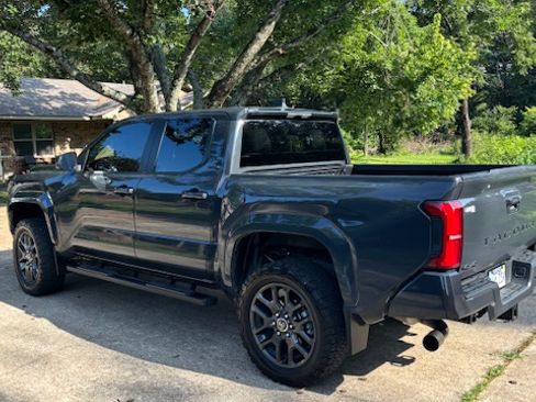 Used 2024 Toyota Tacoma SR5 AWD/4WD image 4