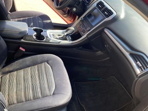Used 2016 Ford Fusion SE image 14