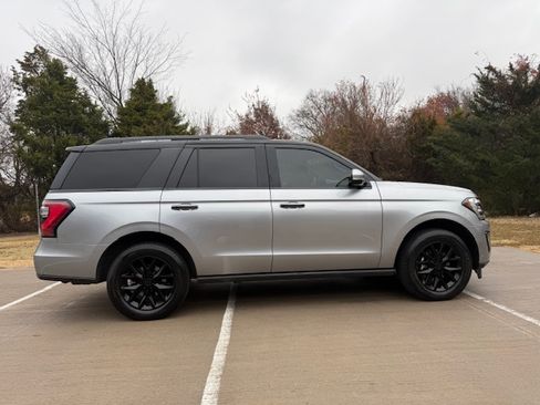 Used 2021 Ford Expedition Limited image 28