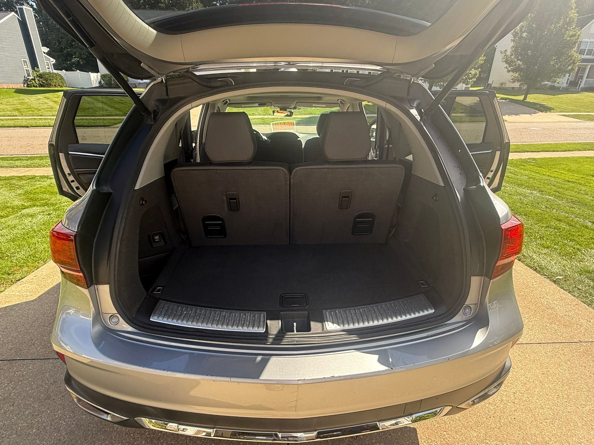 Used 2018 Acura MDX w/ Technology Package AWD/4WD image 16