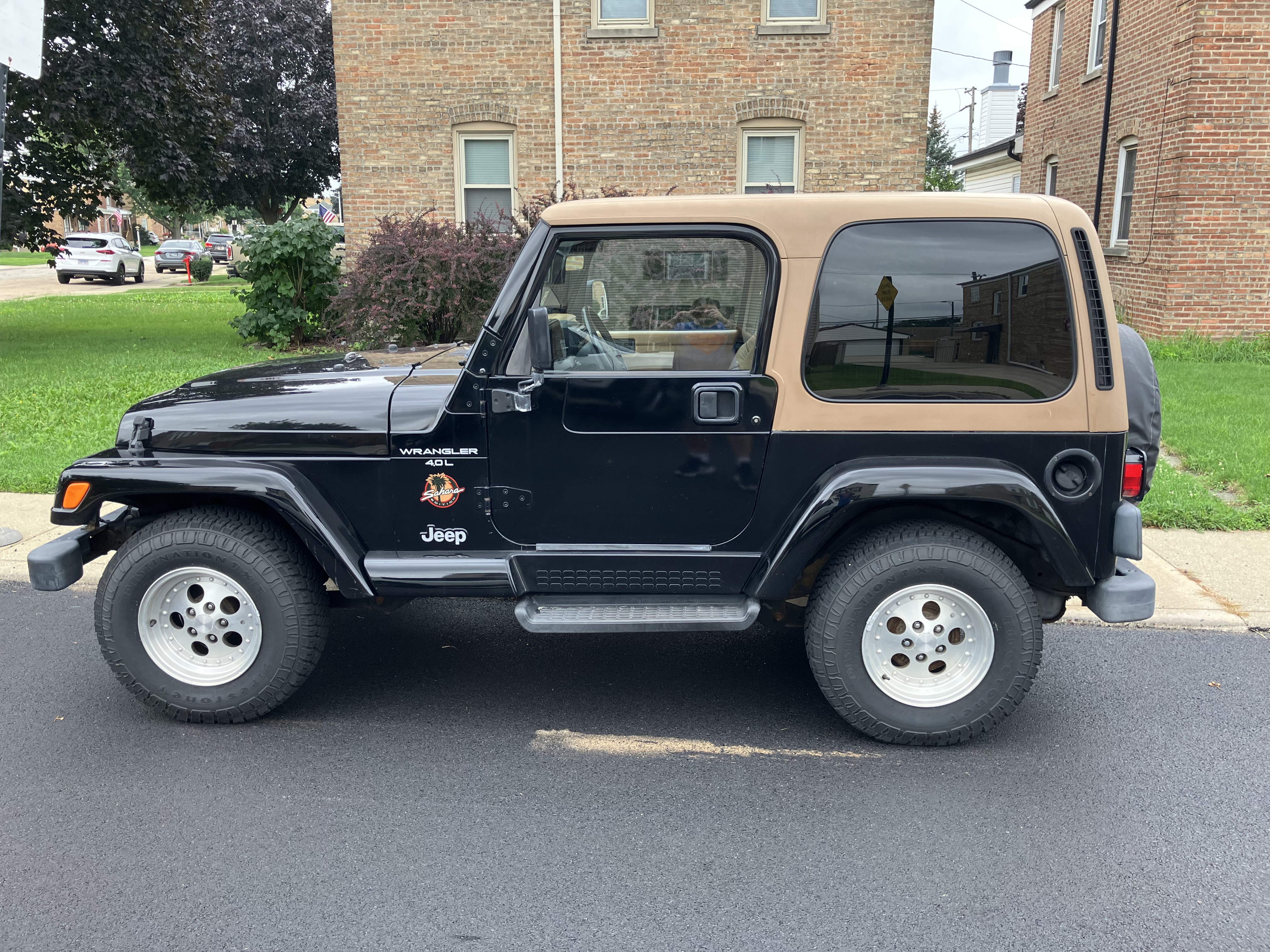 Used 1998 Jeep Wrangler Sahara AWD/4WD image 9