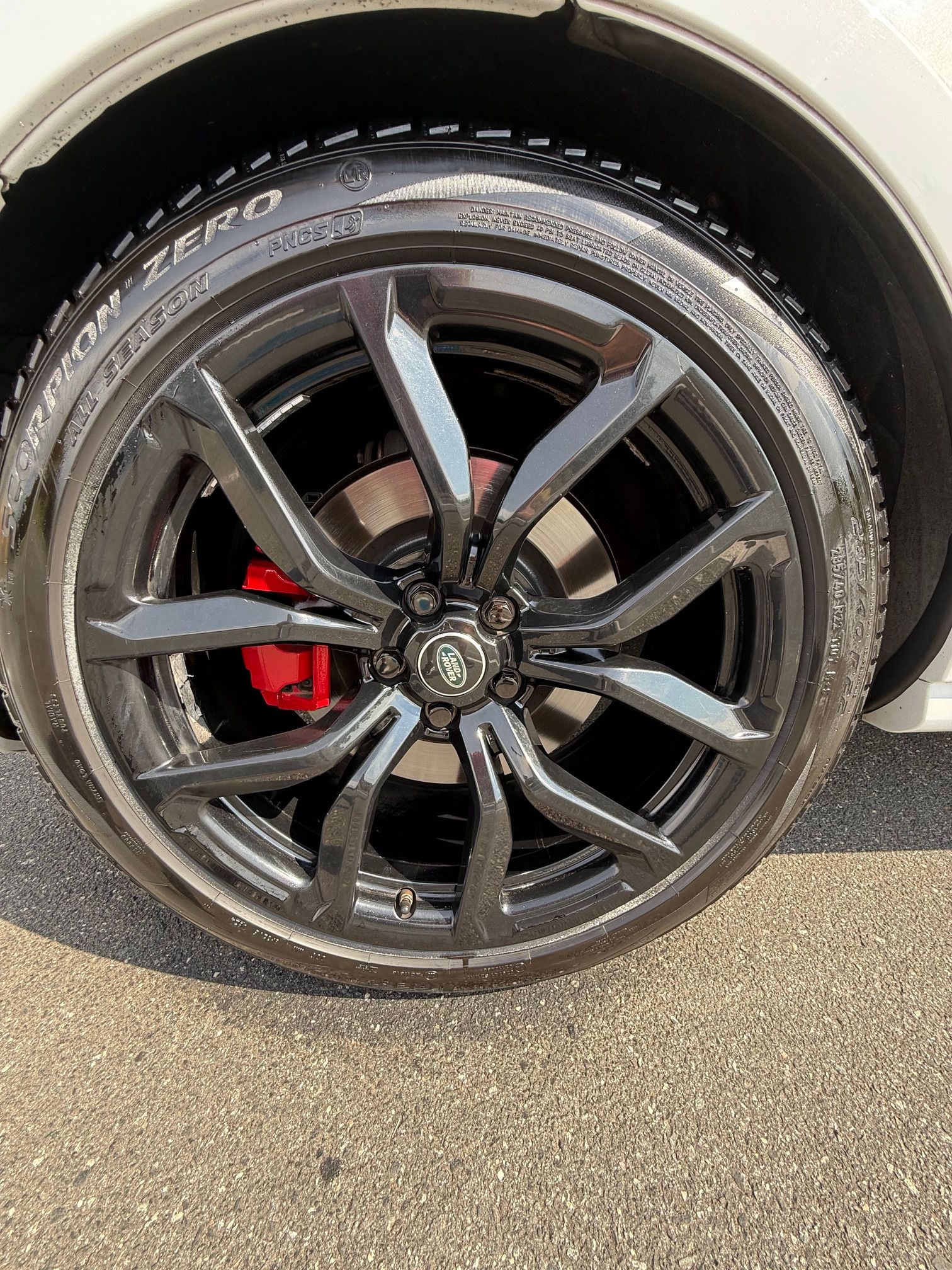 Used 2020 Land Rover Range Rover Sport SVR AWD/4WD image 14