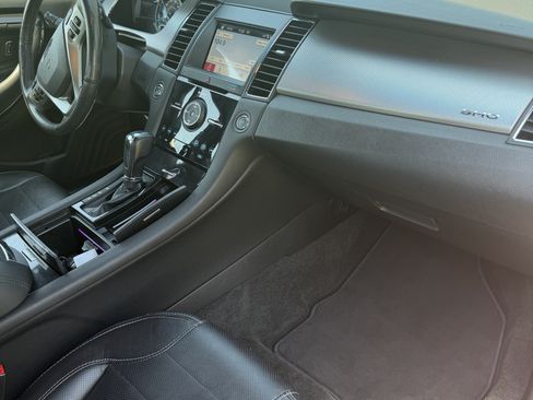 Used 2018 Ford Taurus SHO AWD/4WD image 17