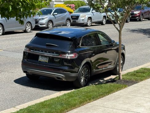 Used 2019 Lincoln Nautilus Select AWD/4WD image 6