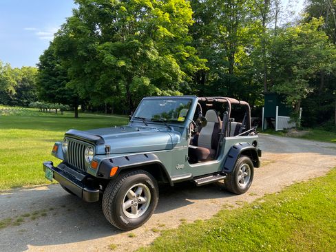 Used 1997 Jeep Wrangler Sport image 8
