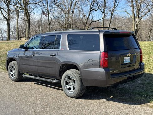 Used 2017 Chevrolet Suburban LT image 4