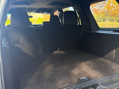 Used 2017 Ford Expedition XL image 9