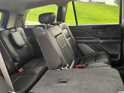 Used 2021 Lincoln Aviator AWD w/ Elements Package image 12