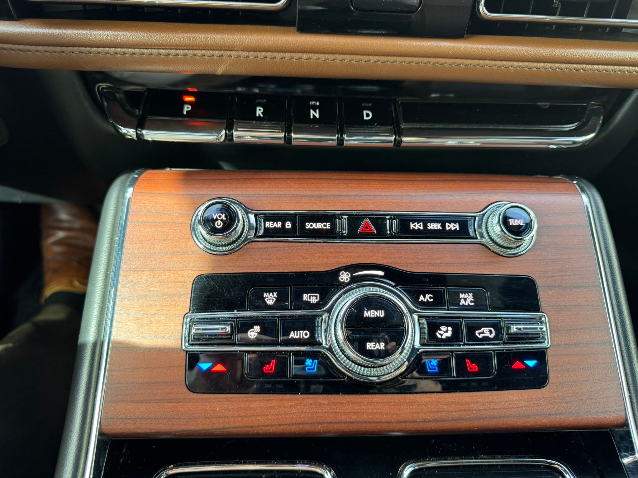 Used 2023 Lincoln Aviator Reserve w/ Equipment Group 201A RWD image 19