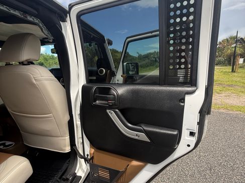 Used 2017 Jeep Wrangler Unlimited Sahara w/ Trailer Tow Group AWD/4WD image 14