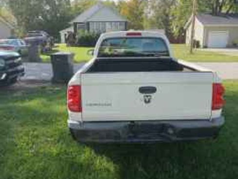 Used 2008 Dodge Dakota ST image 1