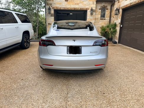 Used 2018 Tesla Model 3 Performance image 6