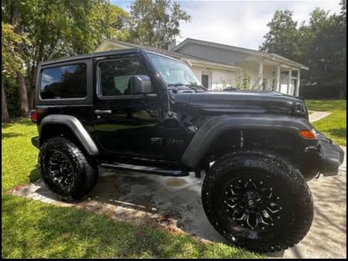 Used 2023 Jeep Wrangler Sport image 2