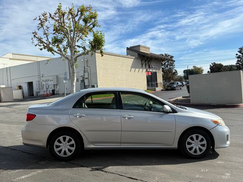 Used 2011 Toyota Corolla LE image 4