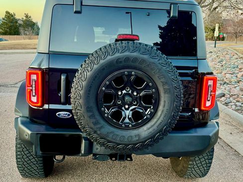 Used 2022 Ford Bronco Wildtrak image 9