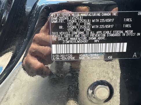 Used 2018 Toyota RAV4 XLE FWD image 2