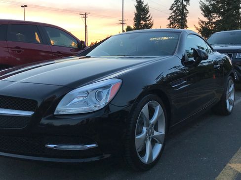 Used 2012 Mercedes-Benz SLK 350 image 16