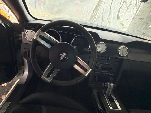 Used 2006 Ford Mustang Coupe image 9