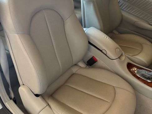 Used 2005 Mercedes-Benz CLK 320 Coupe image 12