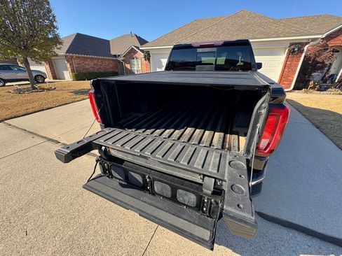 Used 2019 GMC Sierra 1500 SLT w/ SLT Premium Plus Package image 9