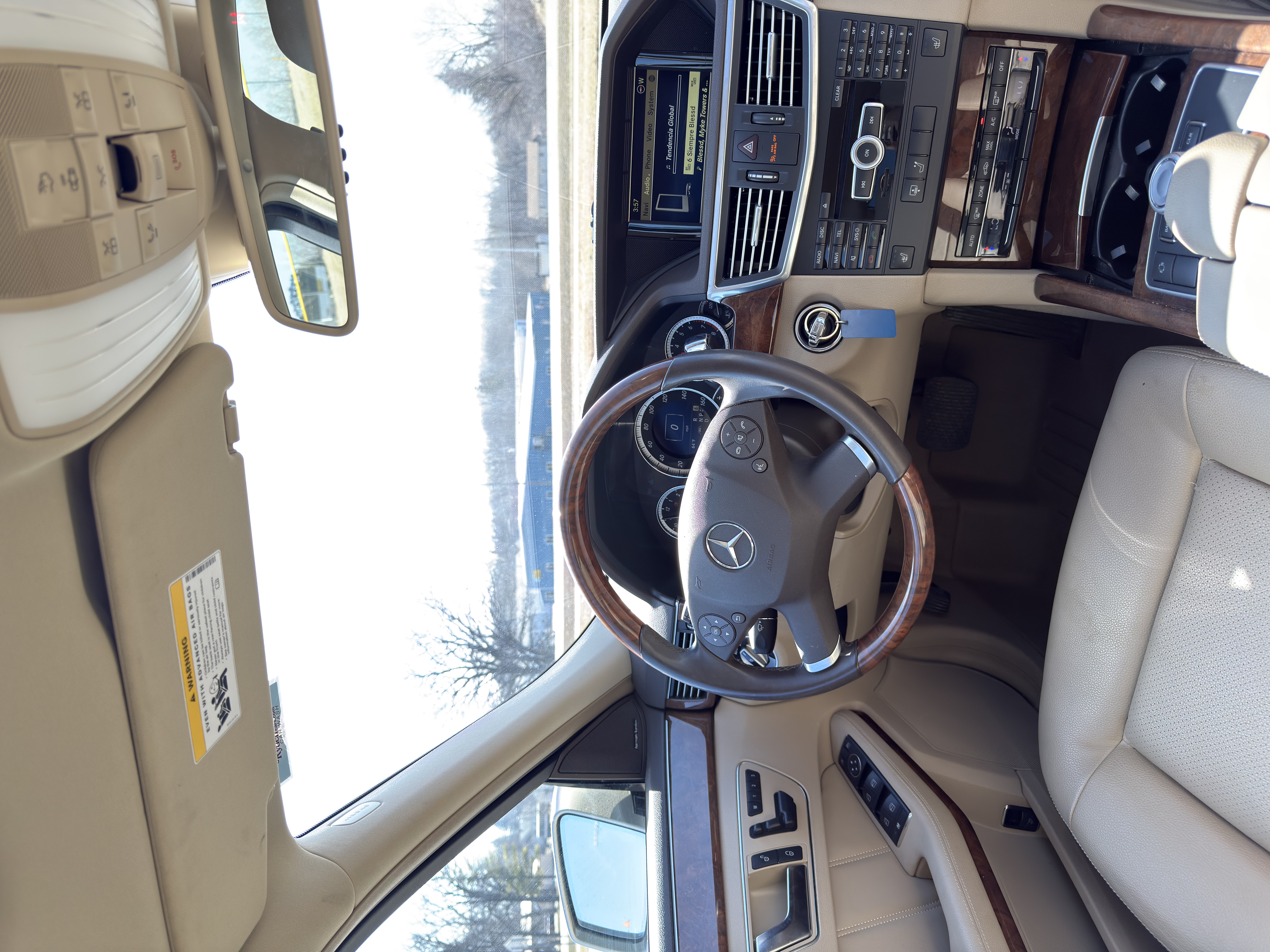 Used 2012 Mercedes-Benz E 350 4MATIC Sedan image 26