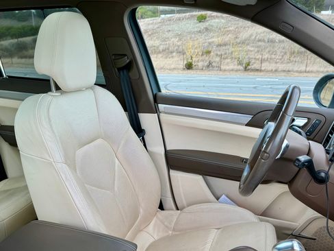 Used 2012 Porsche Cayenne S image 18