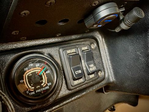 Used 1997 HUMMER H1 4-Door Open Top AWD/4WD image 15