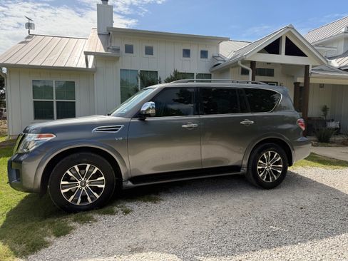 Used 2018 Nissan Armada SL w/ Premium Package RWD image 2