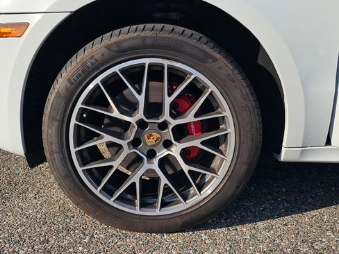 Used 2016 Porsche Macan Turbo image 26