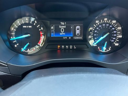 Used 2017 Ford Fusion SE FWD image 6