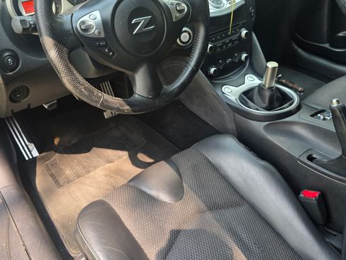 Used 2012 Nissan 370Z Touring w/ Sport Pkg RWD image 9