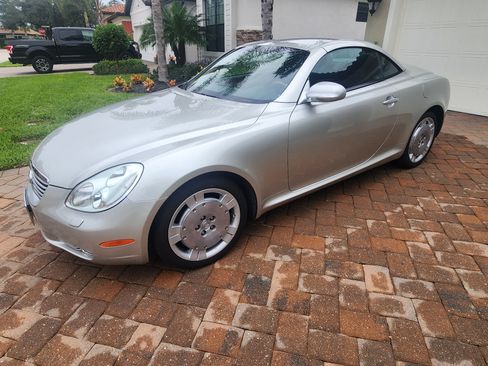 Used 2002 Lexus SC 430 Convertible image 2