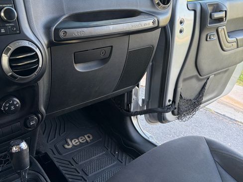 Used 2015 Jeep Wrangler Unlimited Sport w/ Quick Order Package 24S image 21