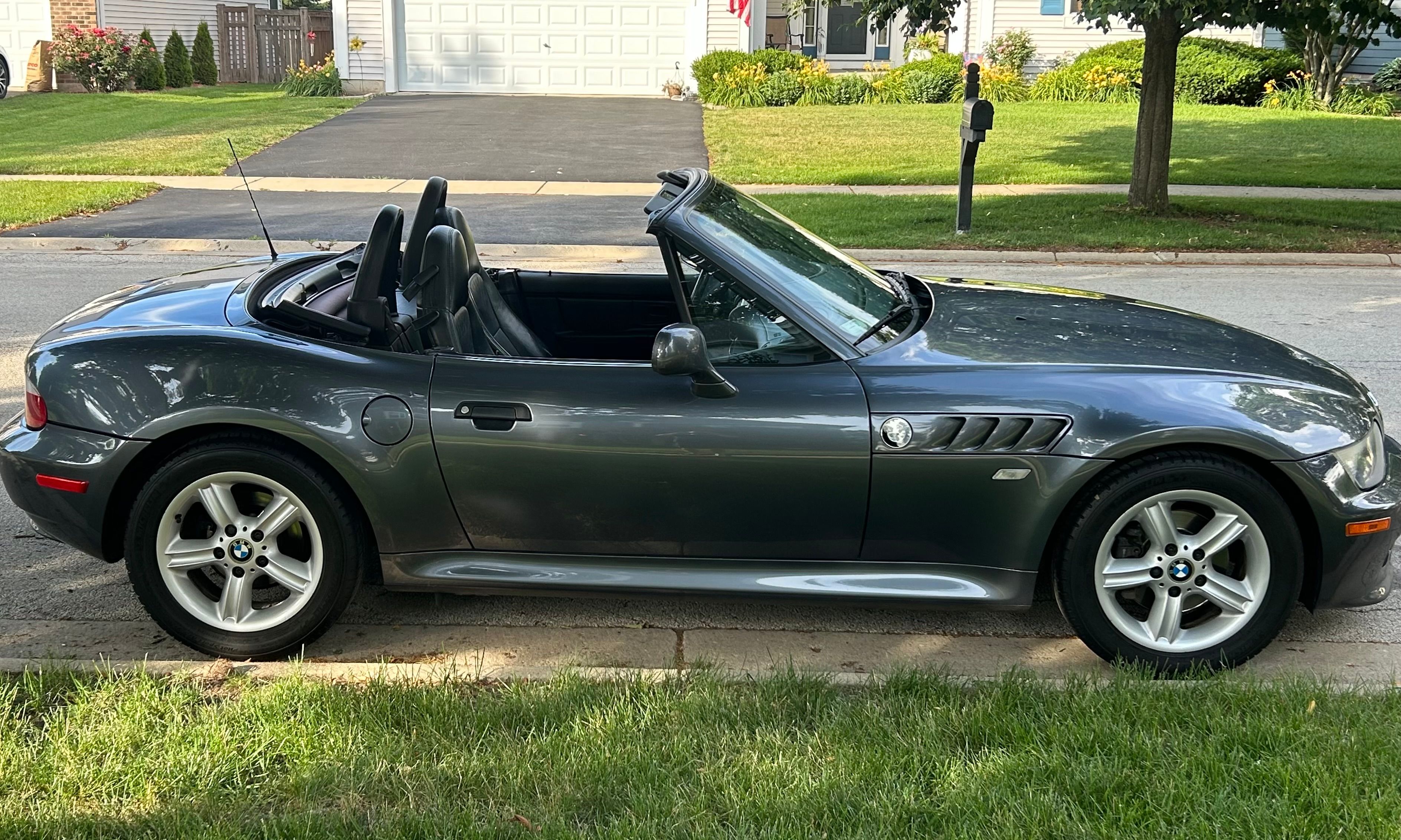 Used 2000 BMW Z3 2.5i RWD image 1