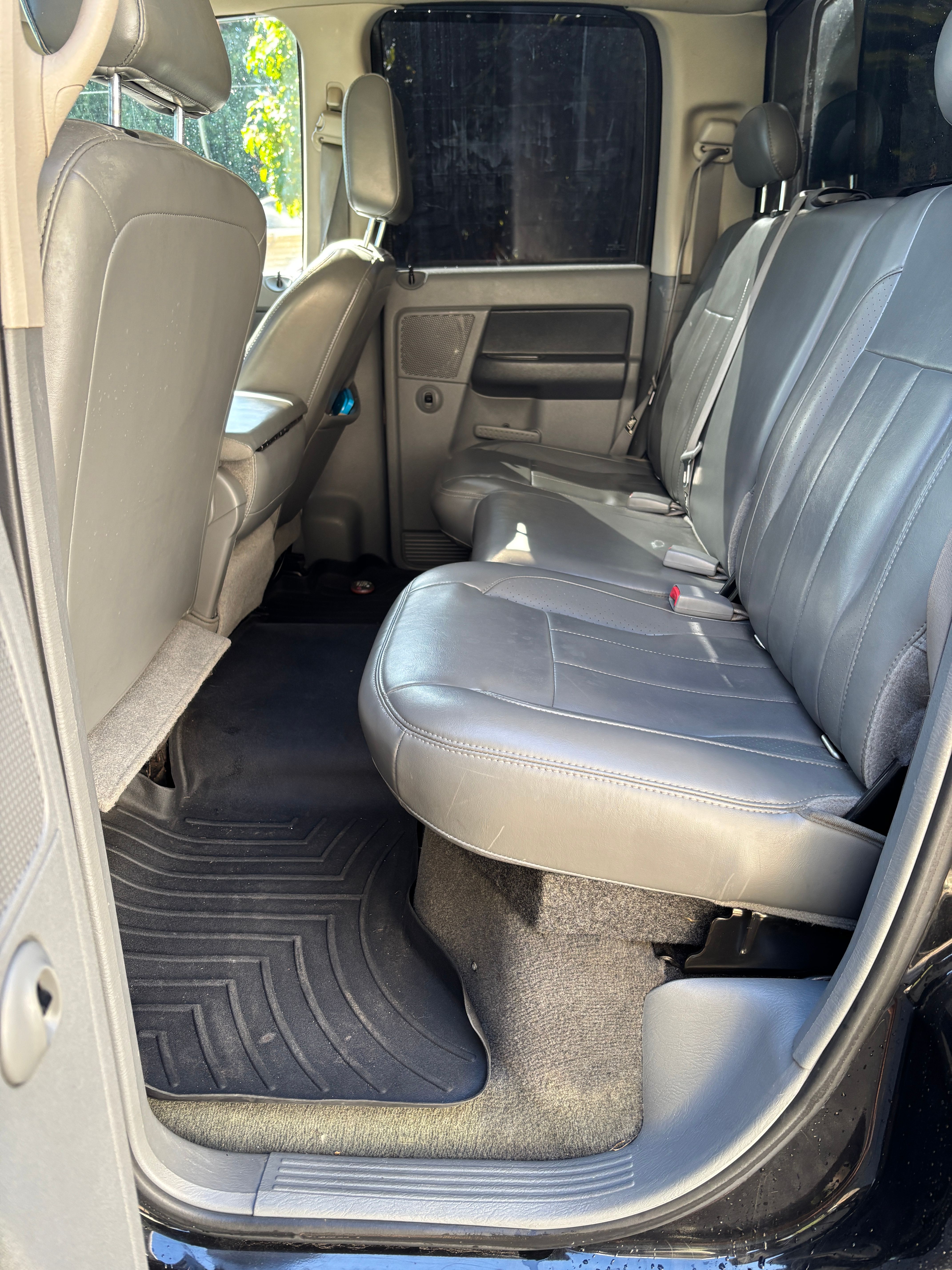 Used 2007 Dodge Ram 3500 Truck Laramie AWD/4WD image 9