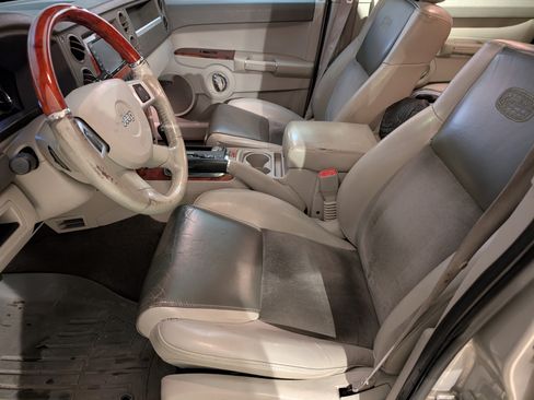 Used 2008 Jeep Commander Overland image 10