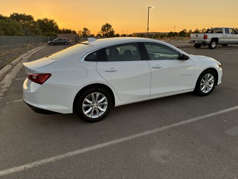 Used 2025 Chevrolet Malibu LT FWD image 4