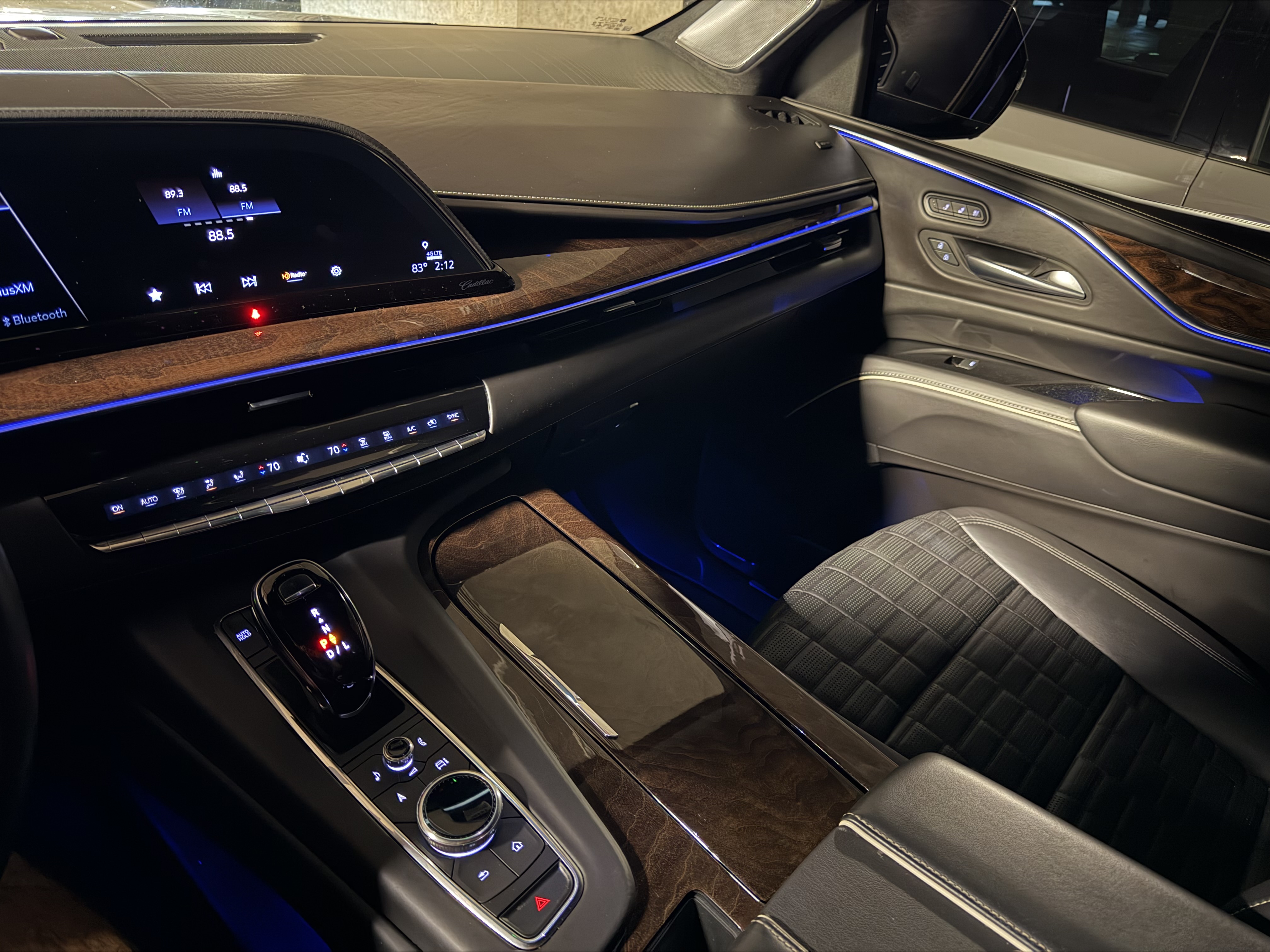 Used 2022 Cadillac Escalade Sport Platinum w/ Heavy-Duty Trailer Package AWD/4WD image 18