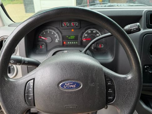 Used 2012 Ford E-250 and Econoline 250 w/ PWR Group RWD image 4