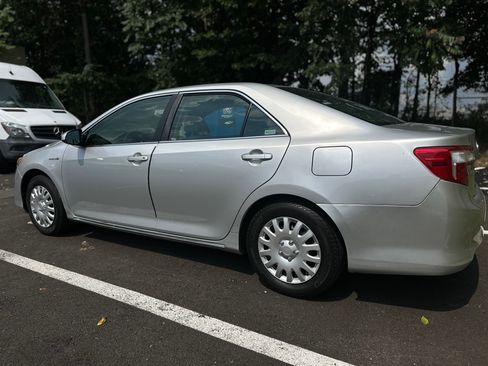 Used 2012 Toyota Camry LE image 5