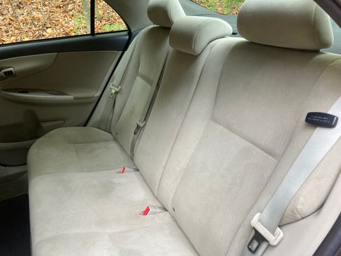 Used 2013 Toyota Corolla LE Special Edition image 11