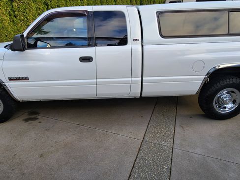 Used 1998 Dodge Ram 2500 Truck 2WD Quad Cab image 4