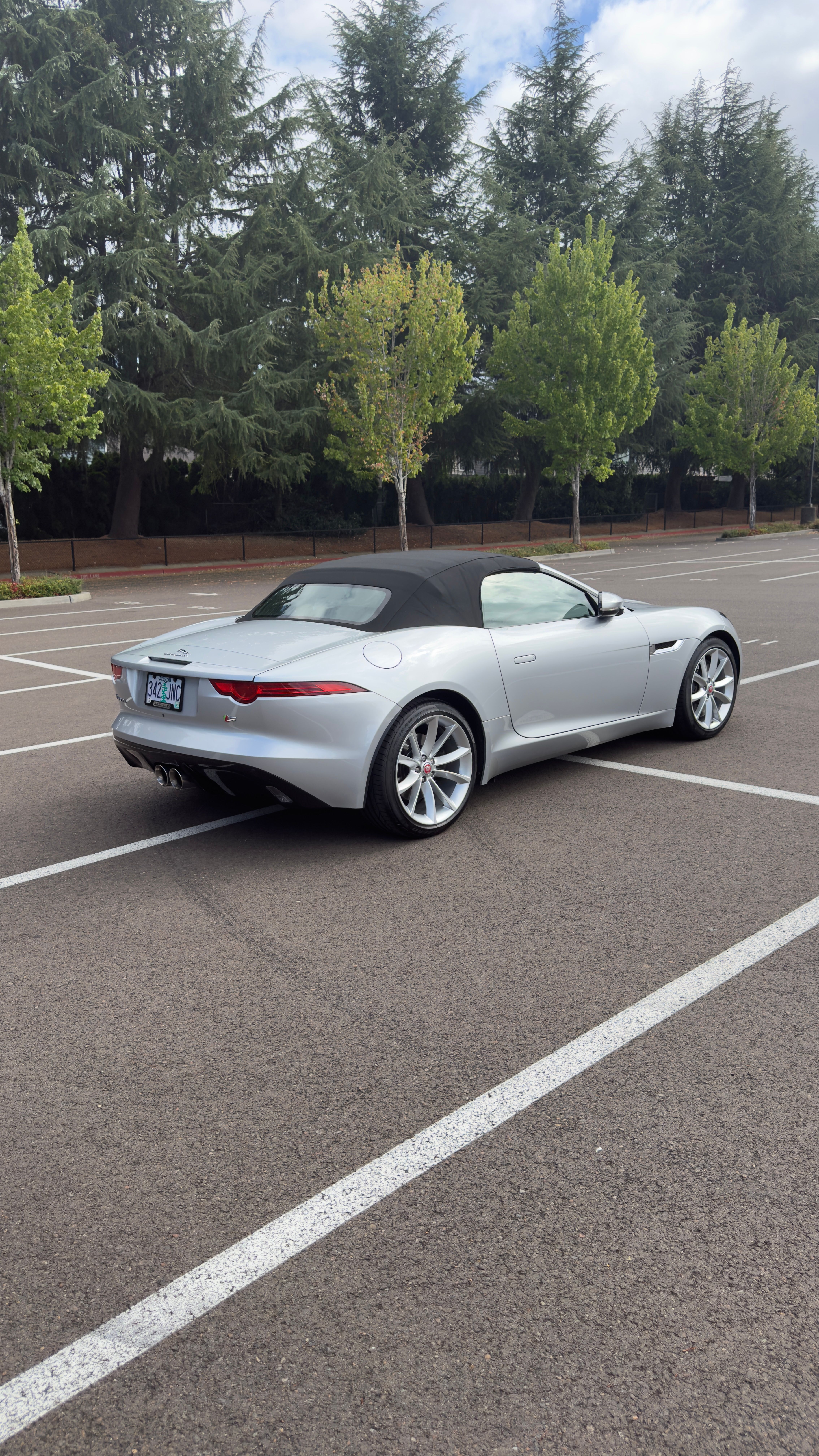 Used 2016 Jaguar F-TYPE S RWD image 4