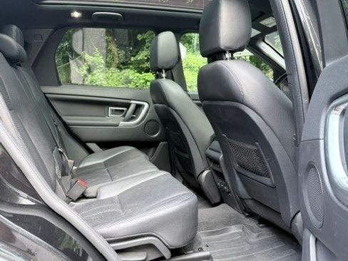Used 2019 Land Rover Discovery Sport HSE AWD/4WD image 9