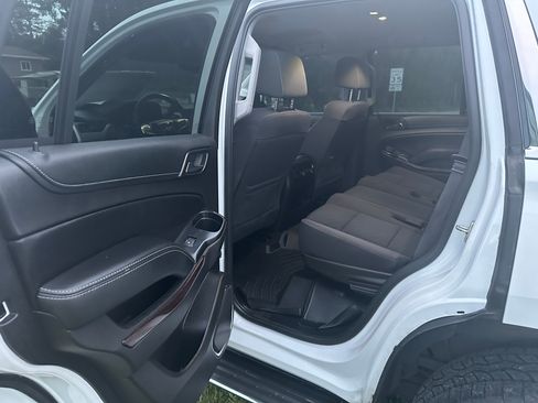 Used 2017 GMC Yukon SLE w/ SLE Value Package AWD/4WD image 12