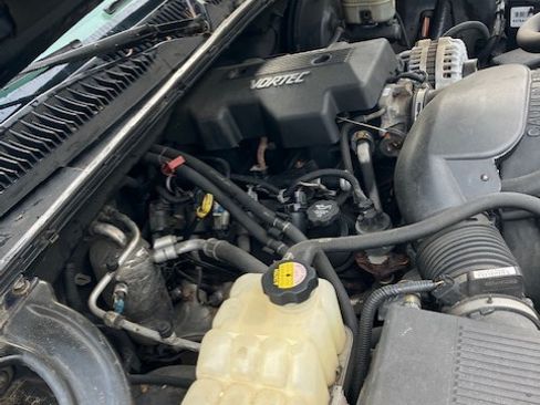 Used 2000 Chevrolet Silverado 1500 4x4 Regular Cab w/ Firm Ride Suspension Pkg image 13