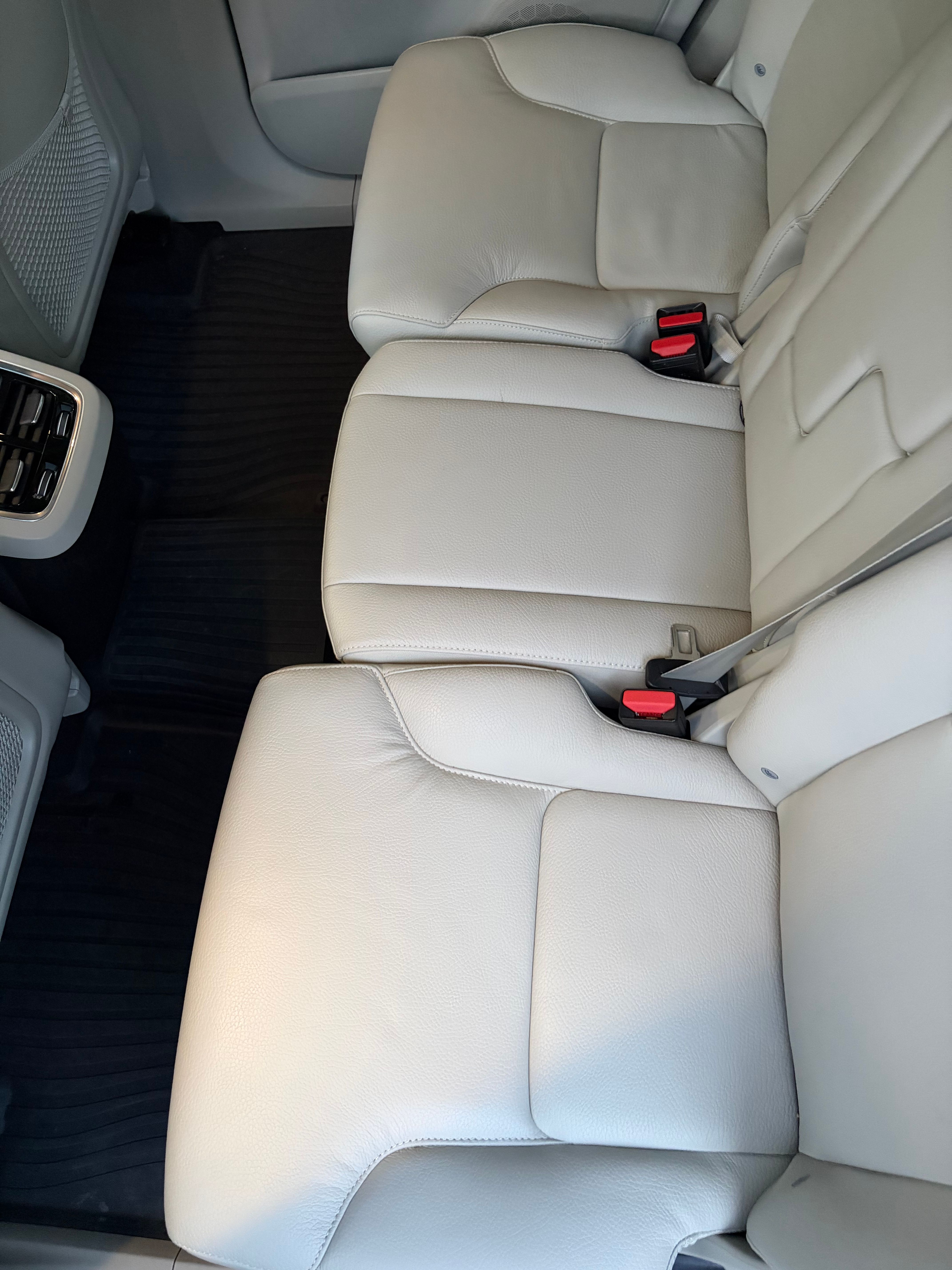 Used 2025 Volvo XC90 B5 Core w/ Protection Package Premier AWD/4WD image 22