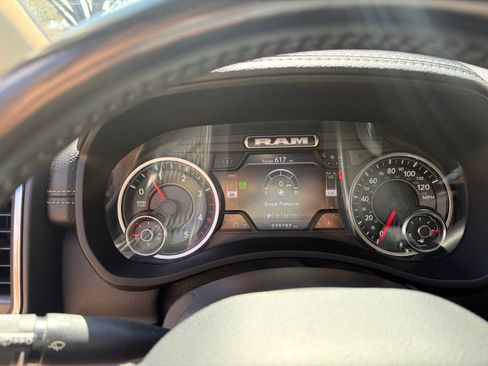 Used 2022 RAM 3500 Laramie image 13