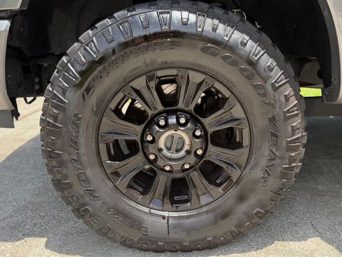 Used 2022 Ford F250 Lariat w/ Tremor Off-Road Package AWD/4WD image 11